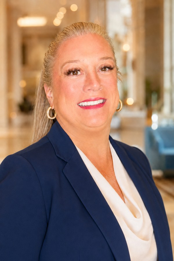 Lisa Bercze, Luxury Travel Advisor at The Tropical Travelers