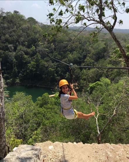 Valeria Santana traveling, photo 2 of 6
